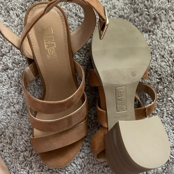 Heels - Picture 2 of 2